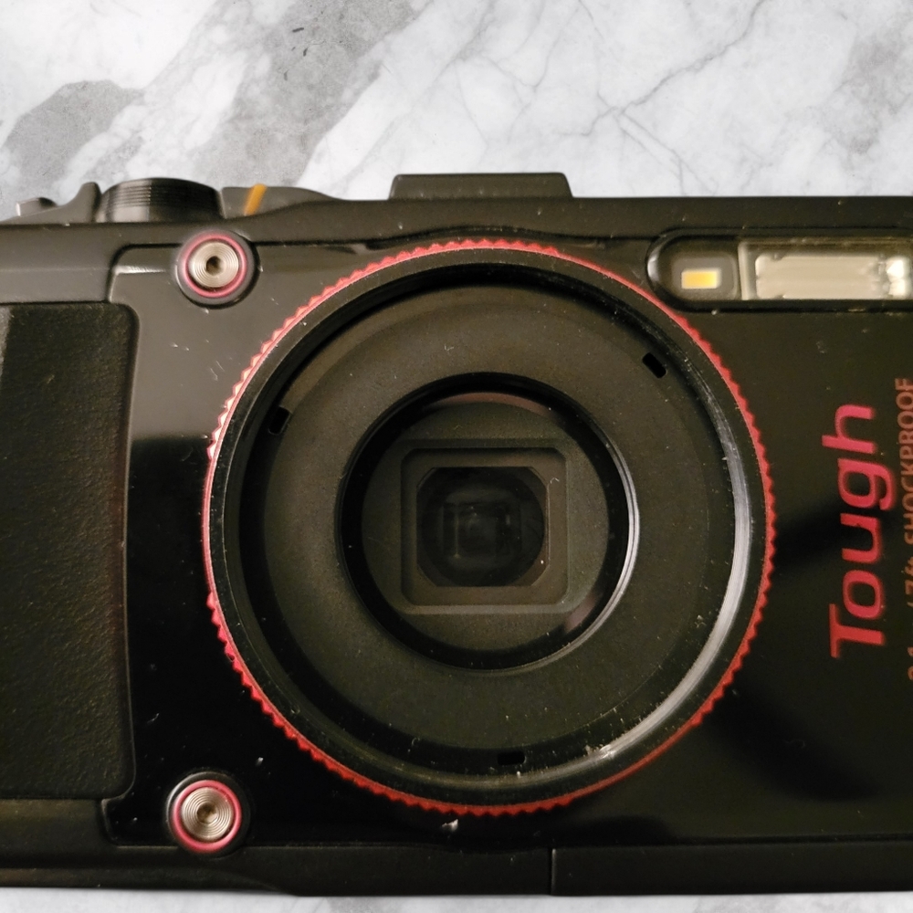 Olympus Stylus Tough TG-4 16-megapixel Waterproof Digital Camera - Picture 4 of 12